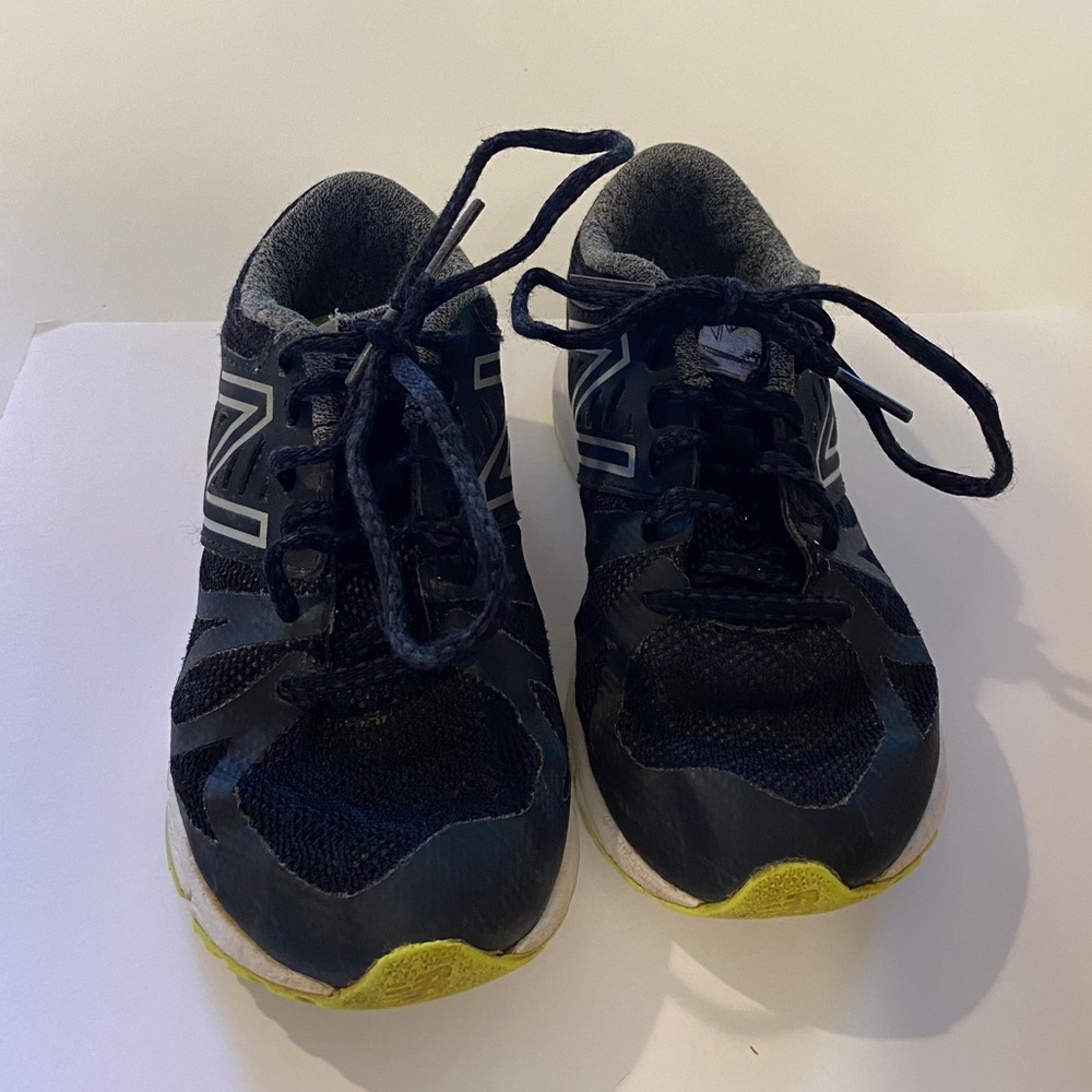 Kids New Balance VAZEE shoes size 13